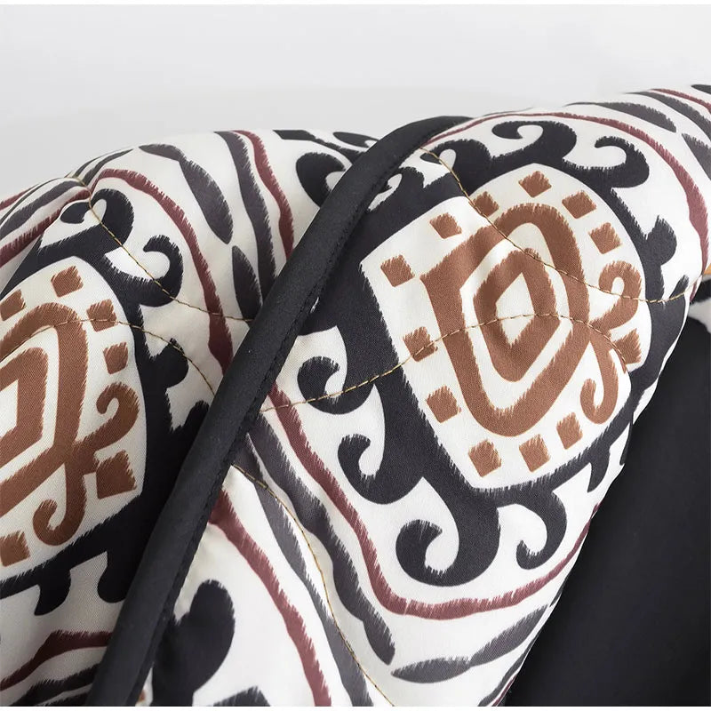 Chaqueta estampada con cuello de bufanda