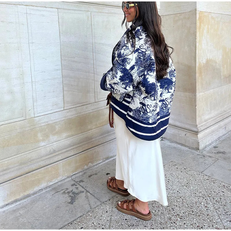 Chaqueta estampada con cuello de bufanda