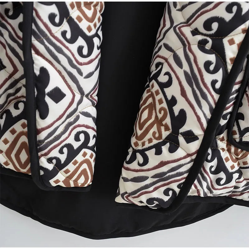 Chaqueta estampada con cuello de bufanda