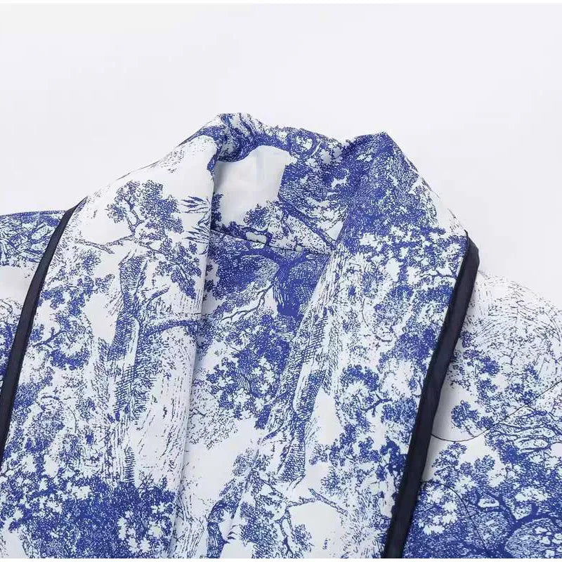 Chaqueta estampada con cuello de bufanda