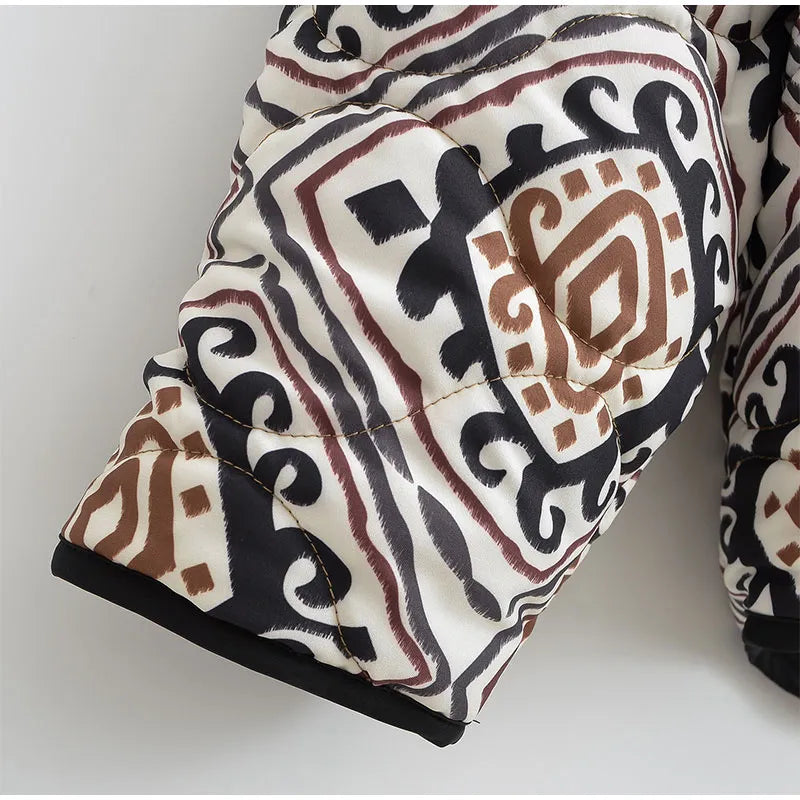 Chaqueta estampada con cuello de bufanda