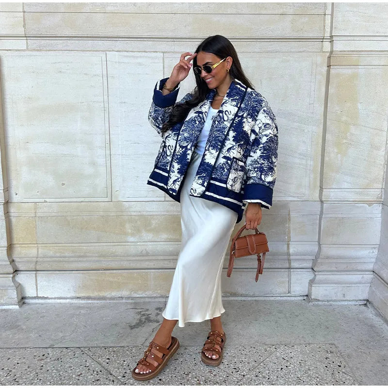 Chaqueta estampada con cuello de bufanda