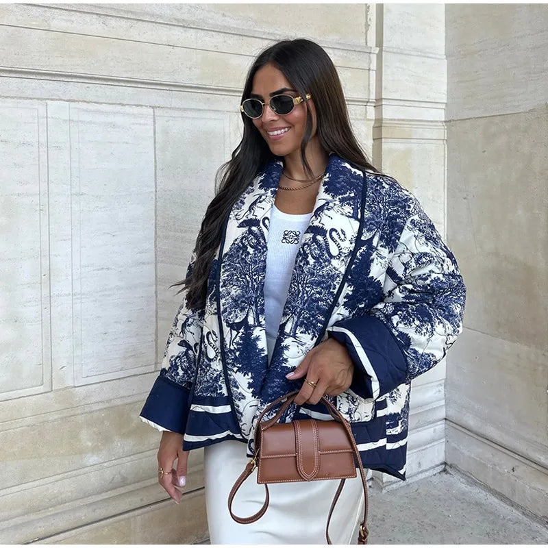 Chaqueta estampada con cuello de bufanda