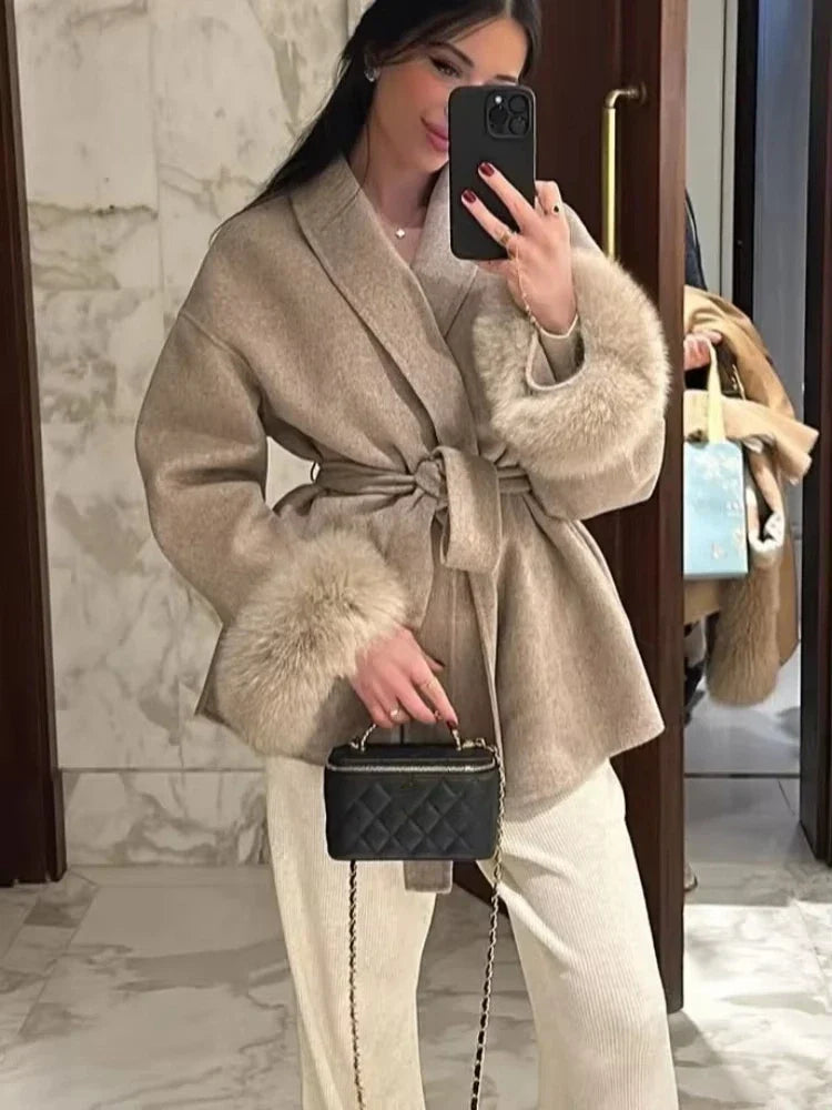 Élora – Veste Ceinturée Douce