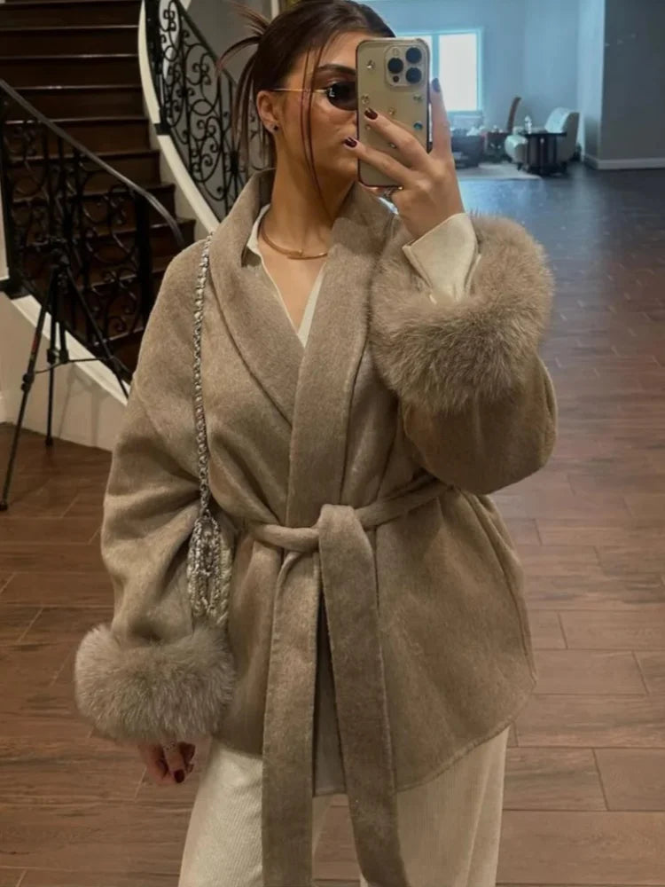 Élora – Veste Ceinturée Douce